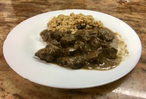 Civet de senglar al vi negre, recepta