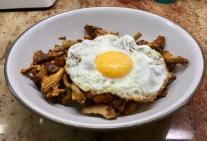 Rossinyols amb cansalada i ou, recepta