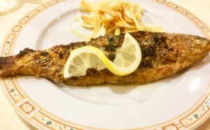 Truita de riu al forn amb ametlles, recepta