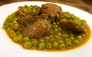 Tall rodó de vedella amb pèsols, recepta